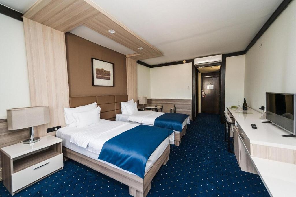 Hotel Holiday Sarajevo Luaran gambar