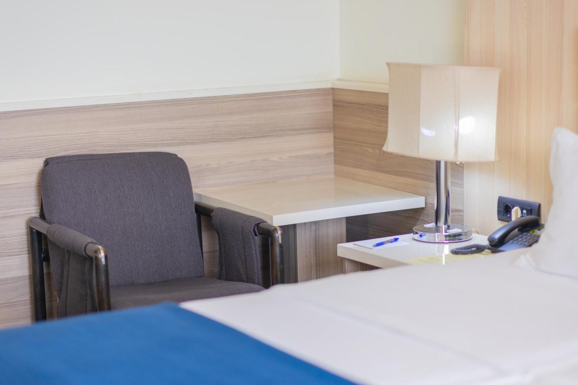 Hotel Holiday Sarajevo Luaran gambar