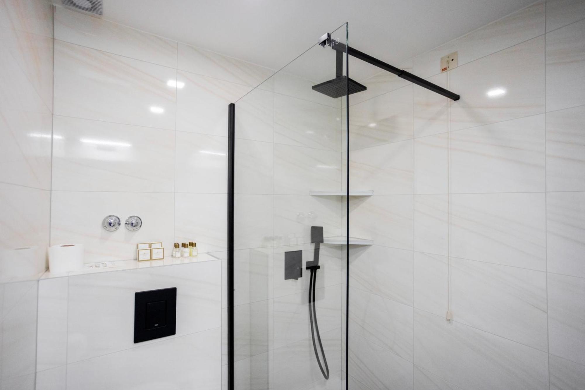 Hotel Holiday Sarajevo Luaran gambar