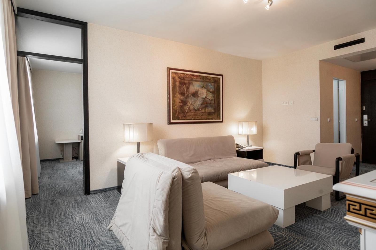 Hotel Holiday Sarajevo Luaran gambar